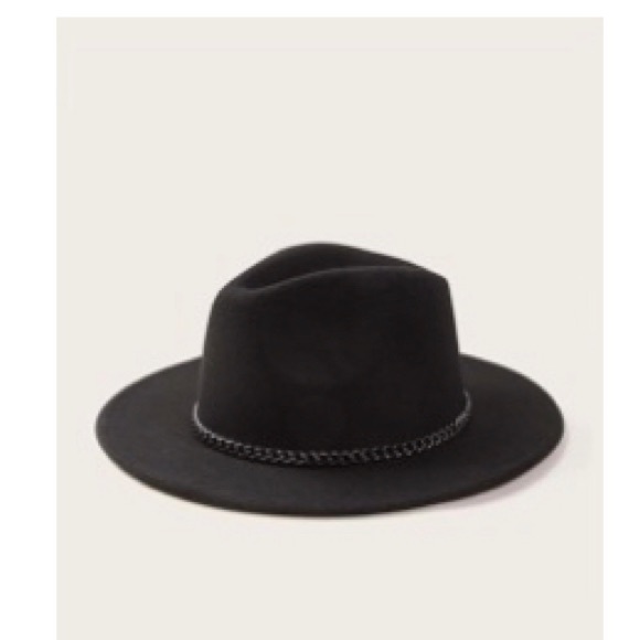 Black Hat with chain detail - Picture 2 of 6